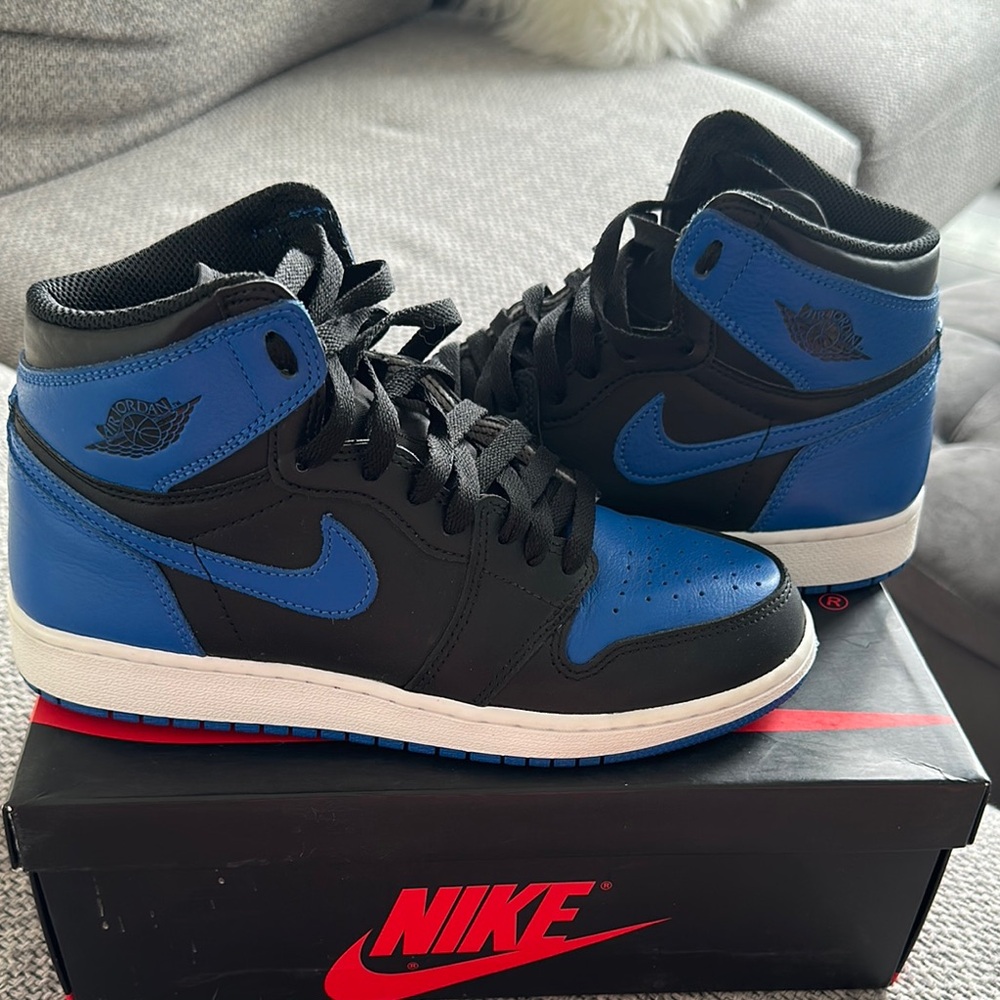 Nike Men's Black and Blue Sneakers - Picture 4 of 5